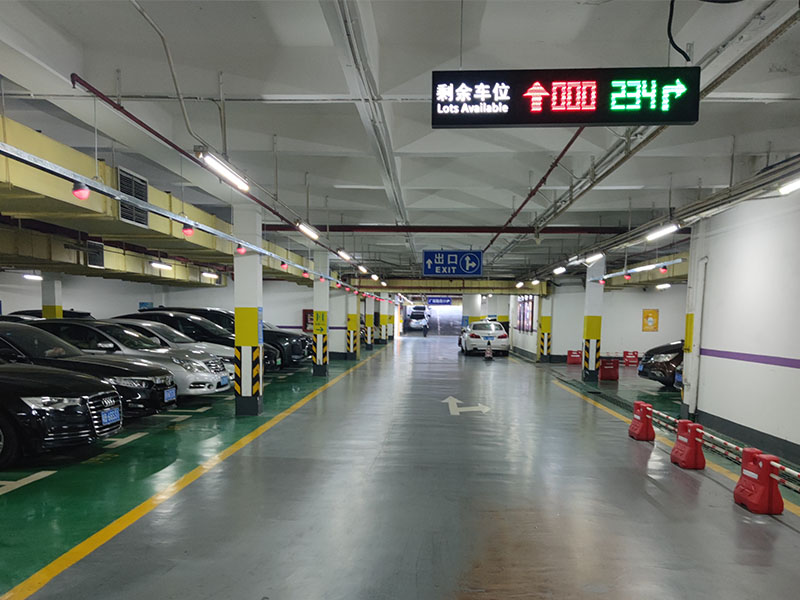 深圳某五星級酒店一體式超聲波車位引導系統